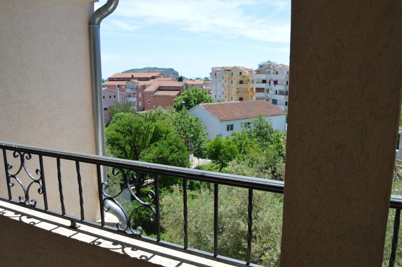 Vila Maslina Guesthouse Budva Exterior photo