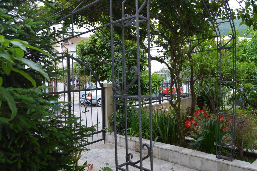 Vila Maslina Guesthouse Budva Exterior photo